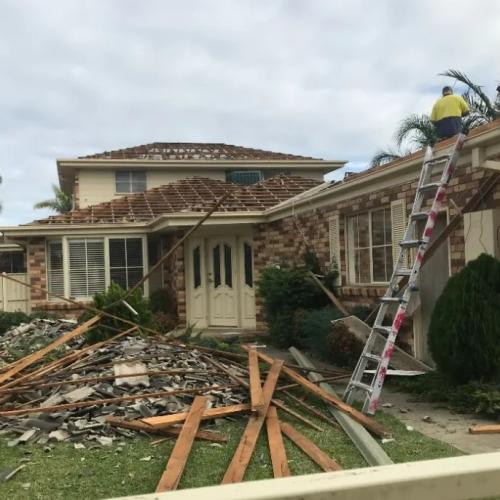Kath & Kim's 'Effluent' Fountain Lakes House Is Being Demolished
